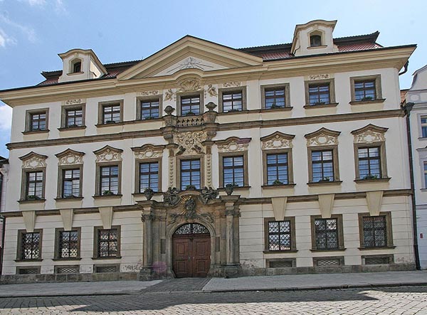 Biskupský palác